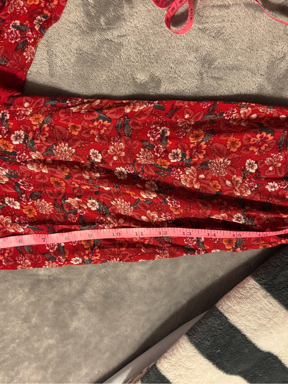 Women's Red Floral Lace Yoke Peasant Blouse - Picture 13 of 14